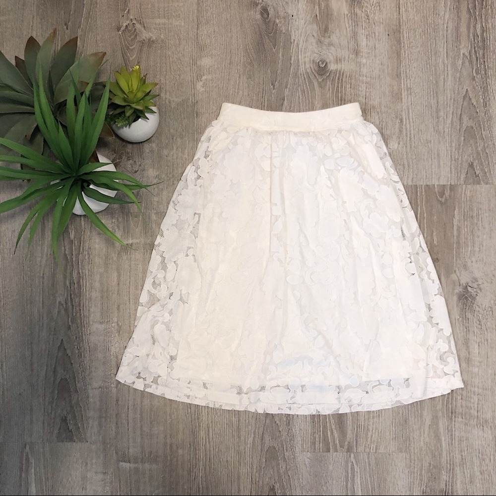White high waisted skirt